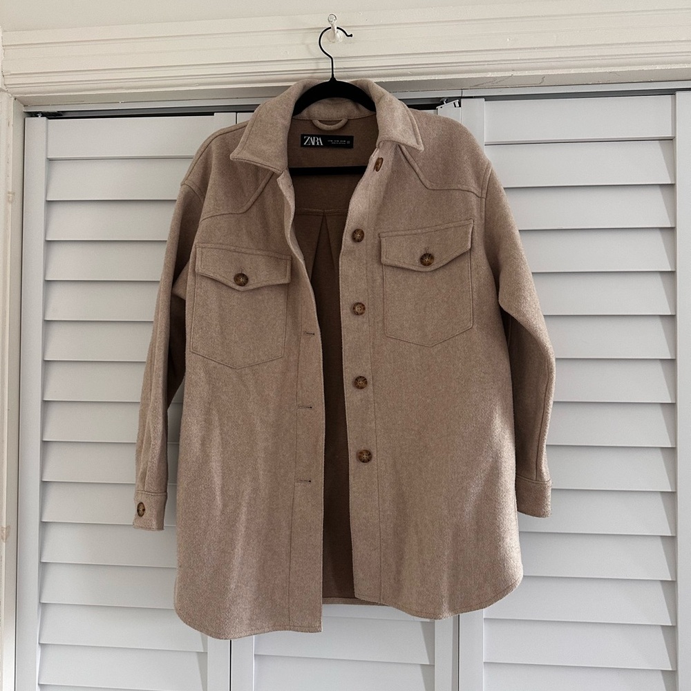 Zara Women's Lightweight Beige Utility Shacket